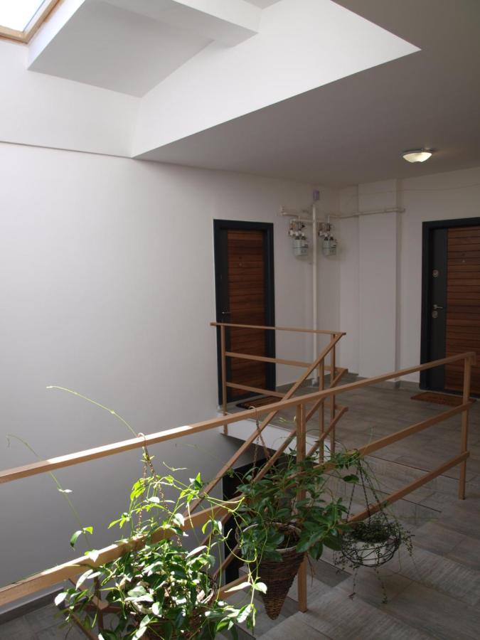 Amavera Apartment Târgu Jiu Buitenkant foto