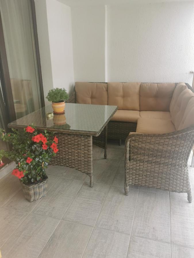 Amavera Apartment Târgu Jiu Buitenkant foto