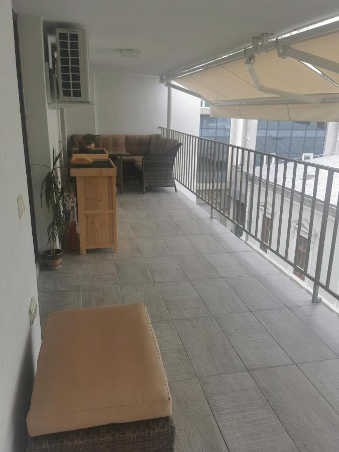 Amavera Apartment Târgu Jiu Buitenkant foto